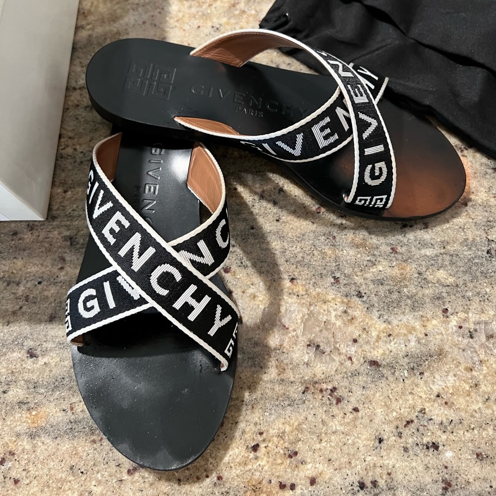 Strap Givenchy sandal